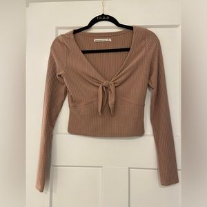 Abercrombie & Fitch Cropped sweater with bow